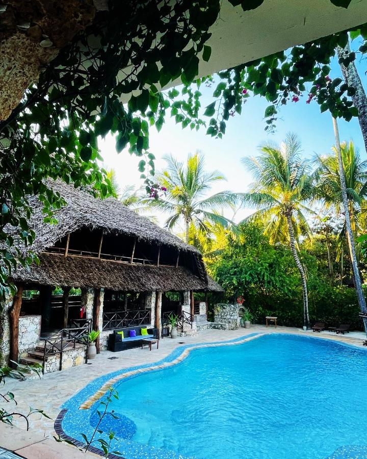 Samaki & Hotel